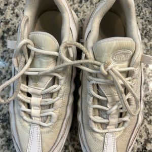 Boys Nike Airmax 5.5